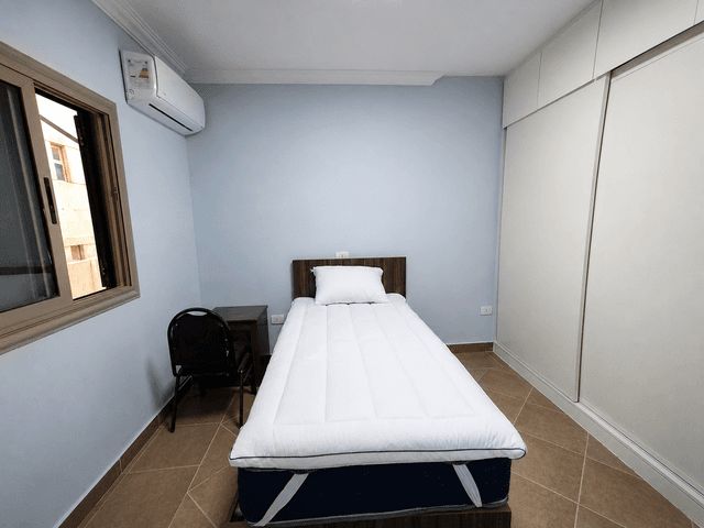 Single Master Room In Apartment 2
