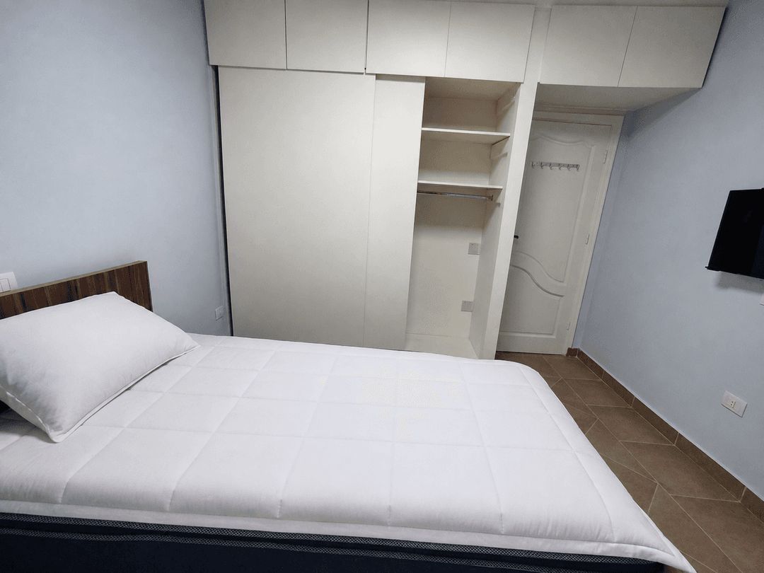 Single Master Room In Apartment