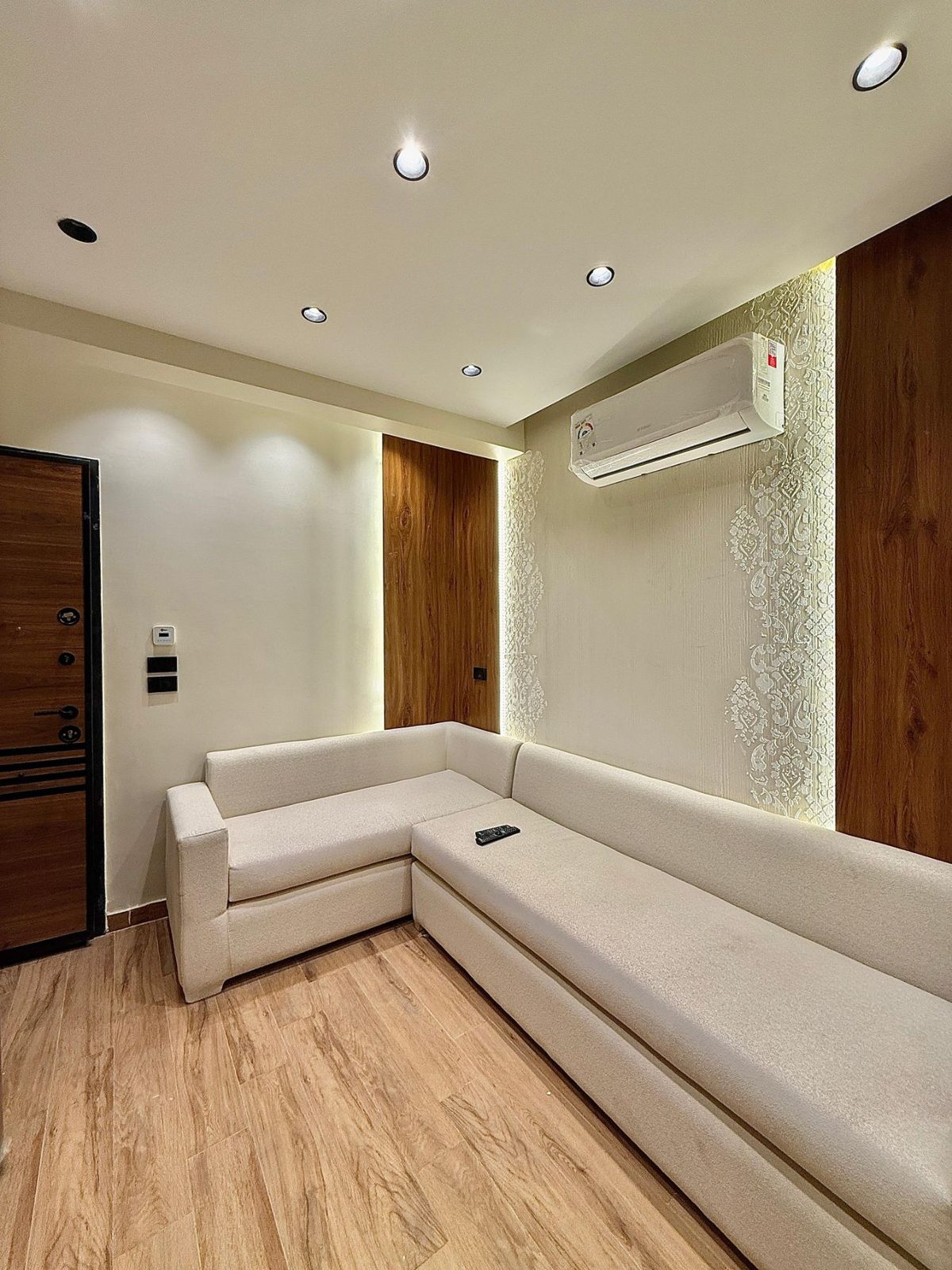 Suite 2